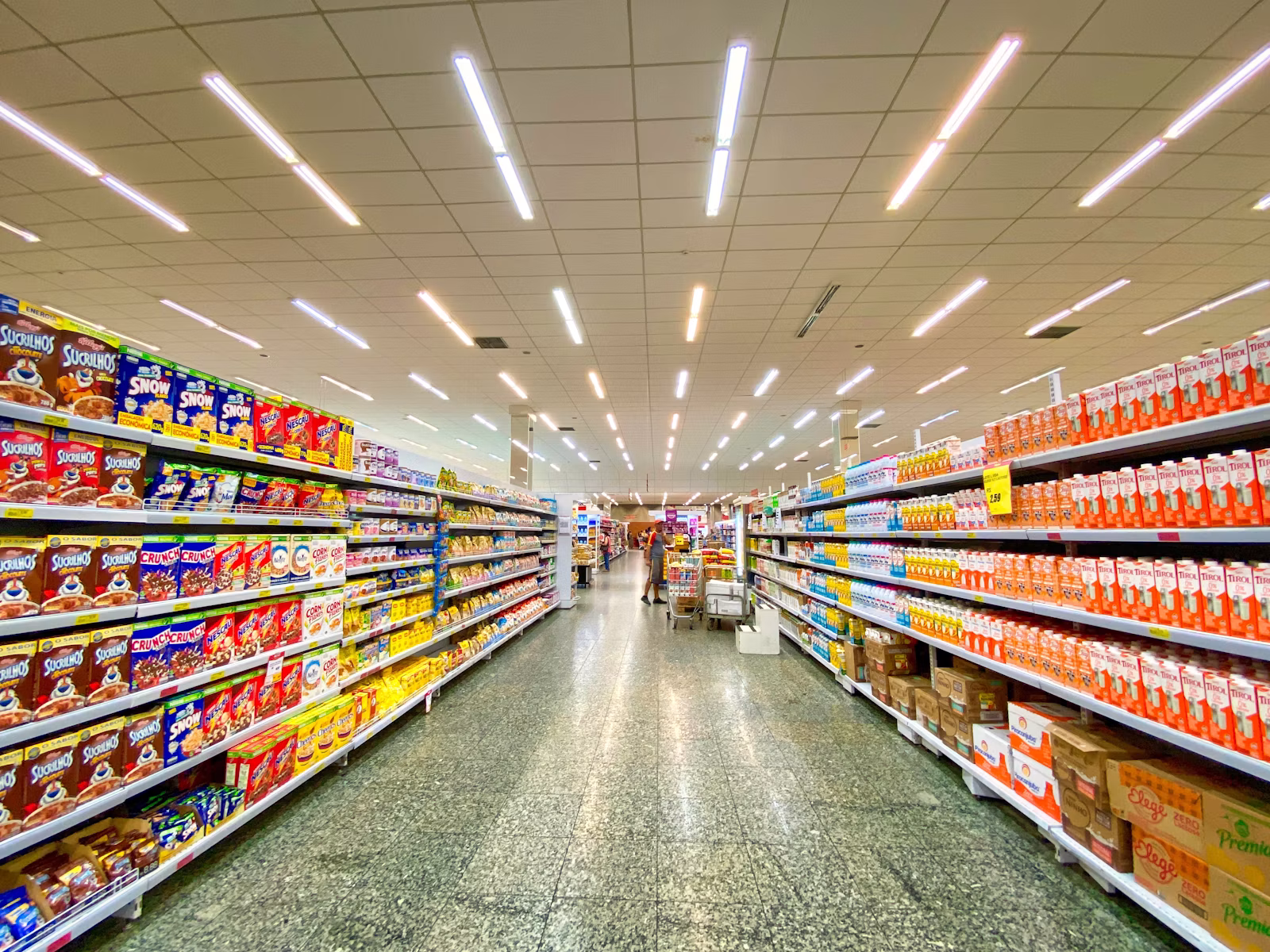 Compacto Supermercado LTDA — abastecimento do dia a dia